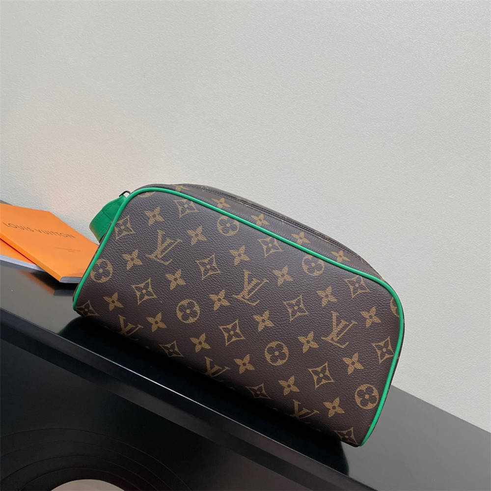 Louis Vuitton DOPP KIT  M46253 size：28x15x16.5cm 2025 new 